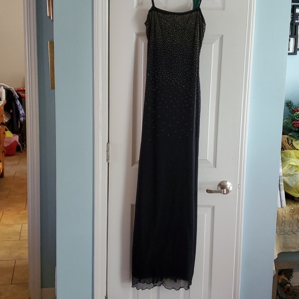 Dress - Picture 3 of 6